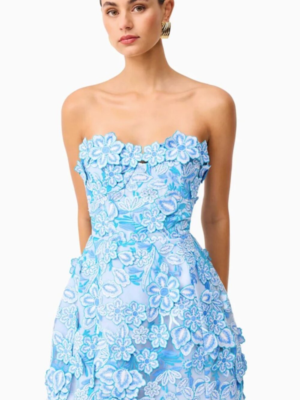 Elliatt strapless sweetheart neckline cocktail dress in 3D floral lace embrodery